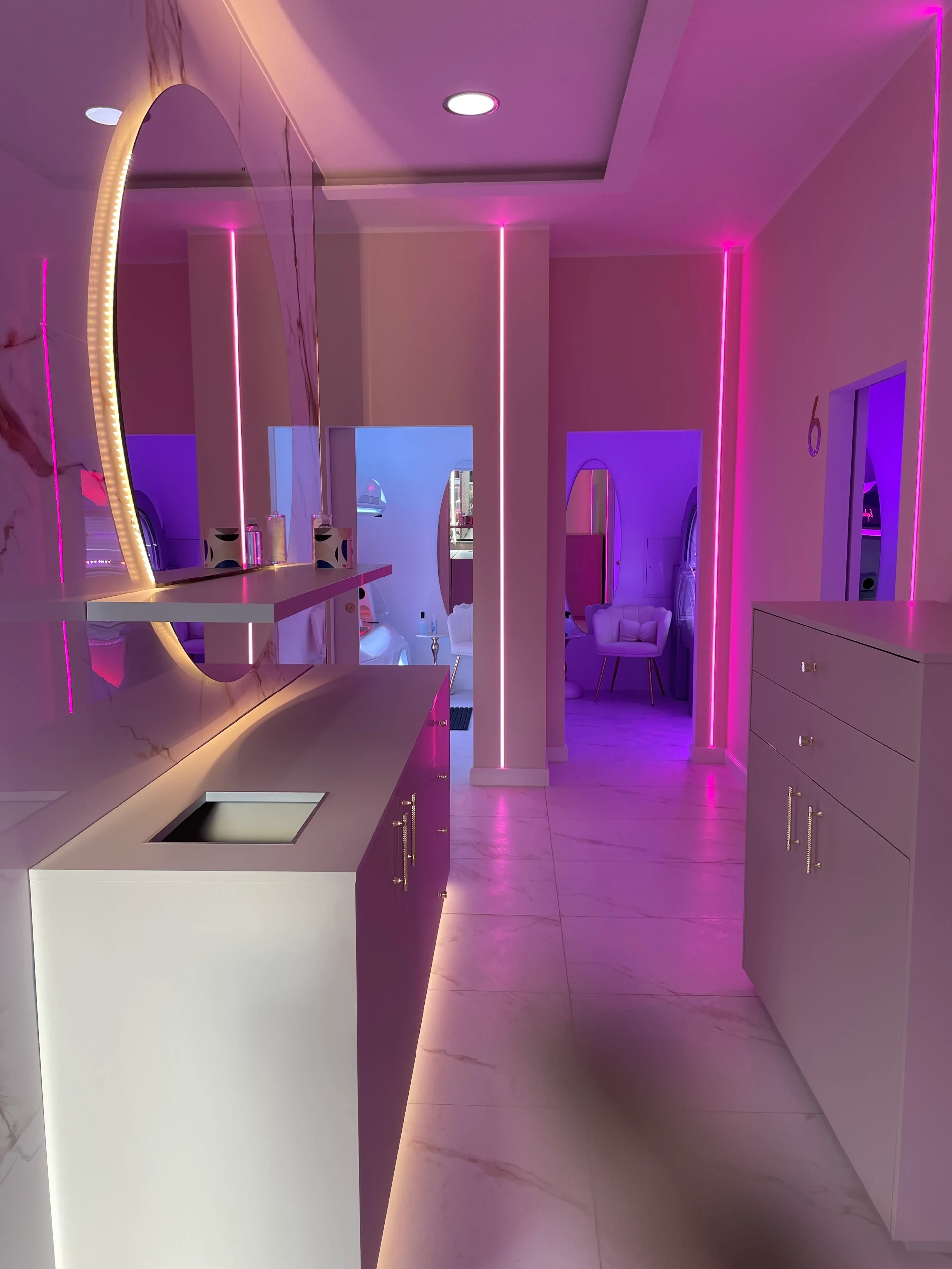 Oświetlenie solarium taśmami LED RGB CCT